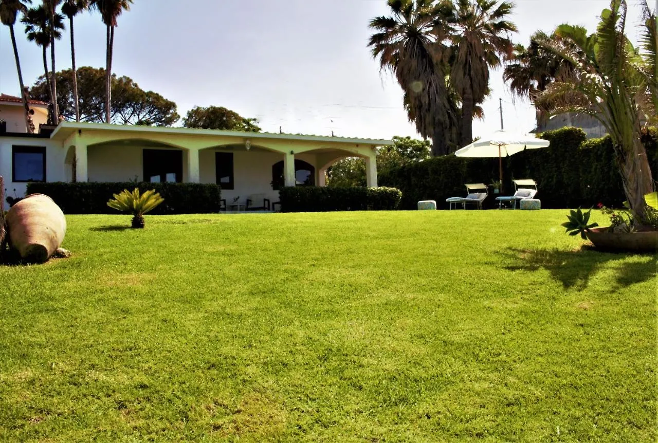 Villa Incanto on the Sea Syracuse Italia