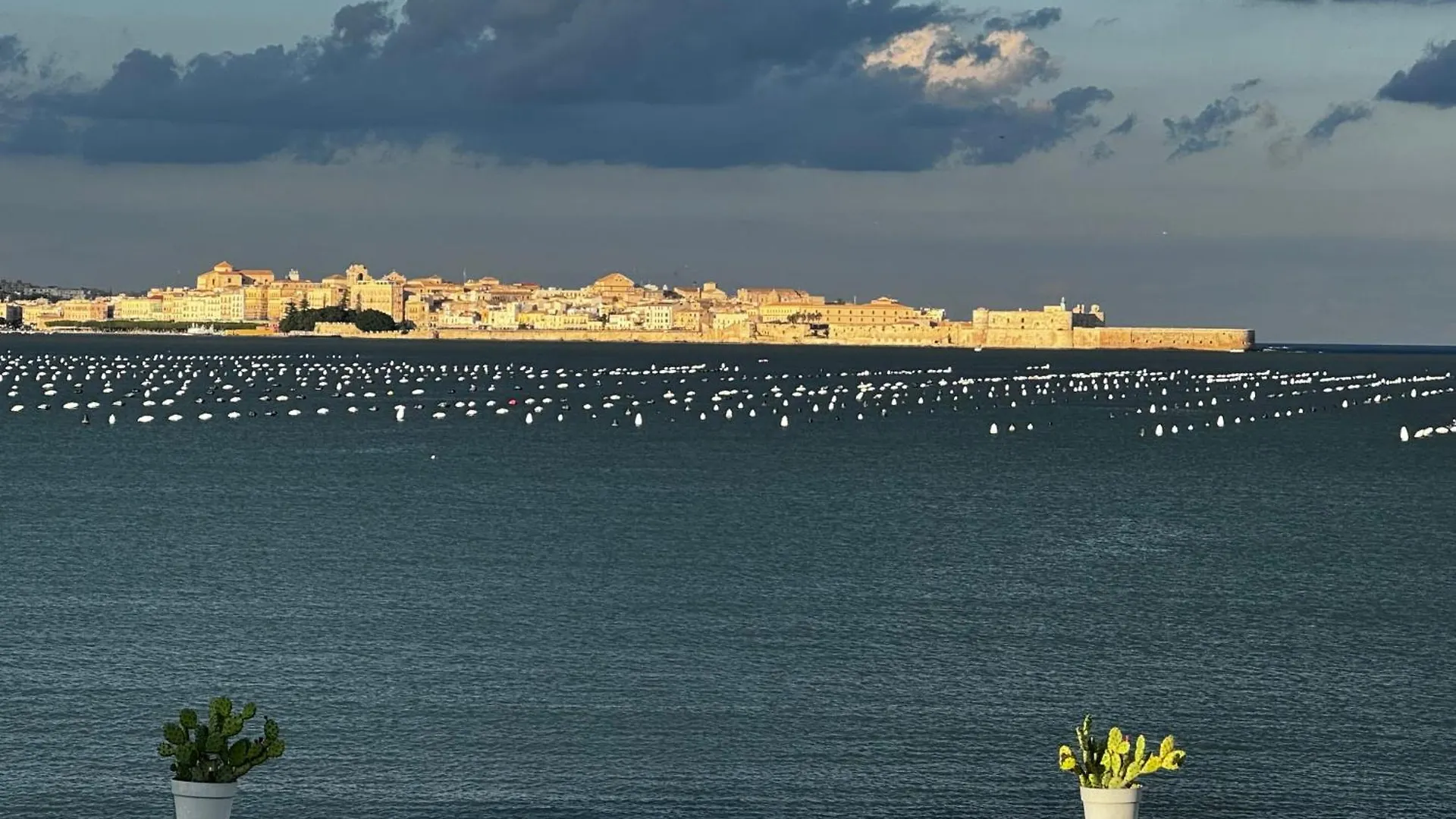 Villa Incanto on the Sea Syracuse 0*,  Italia